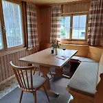 Familienfreundliches Bregenzerwaelderhaus *