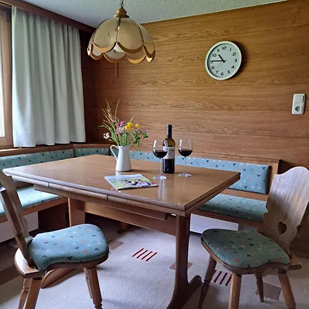 בית נופש Familienfreundliches Bregenzerwaelderhaus *
