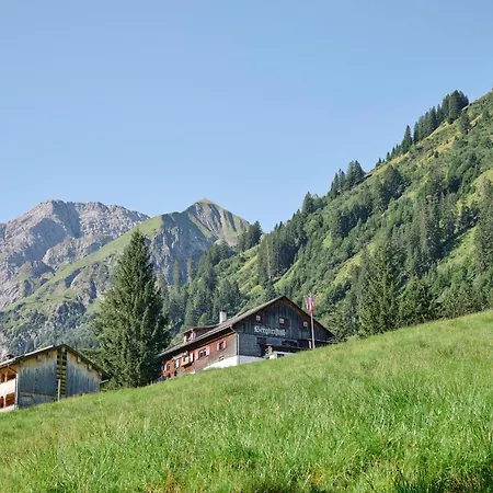 Holiday home Familienfreundliches Bregenzerwaelderhaus *