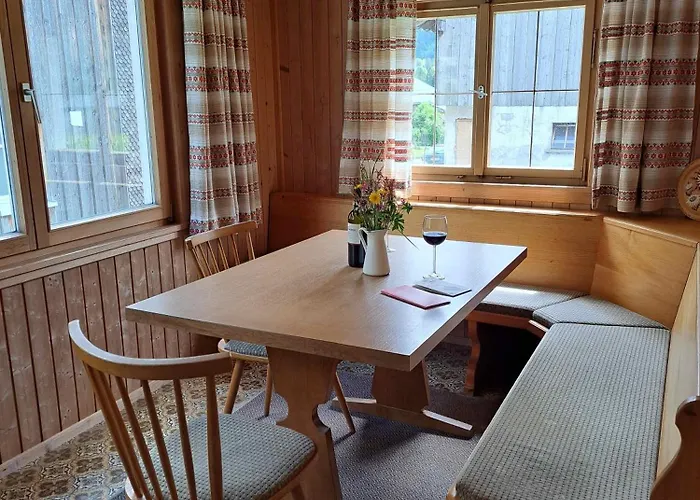 Familienfreundliches Bregenzerwaelderhaus *