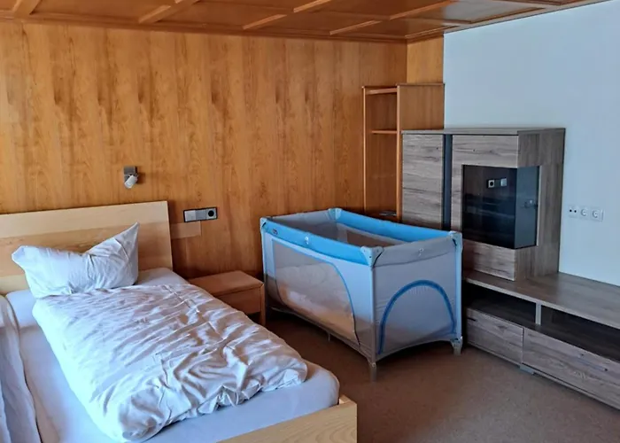 Familienfreundliches Bregenzerwaelderhaus בית נופש